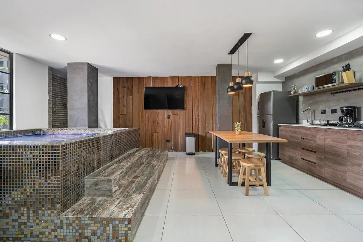 Nowa Arya Ph - Huge Hot Tub & Ac Steps From Lleras Park Apartment Medellin