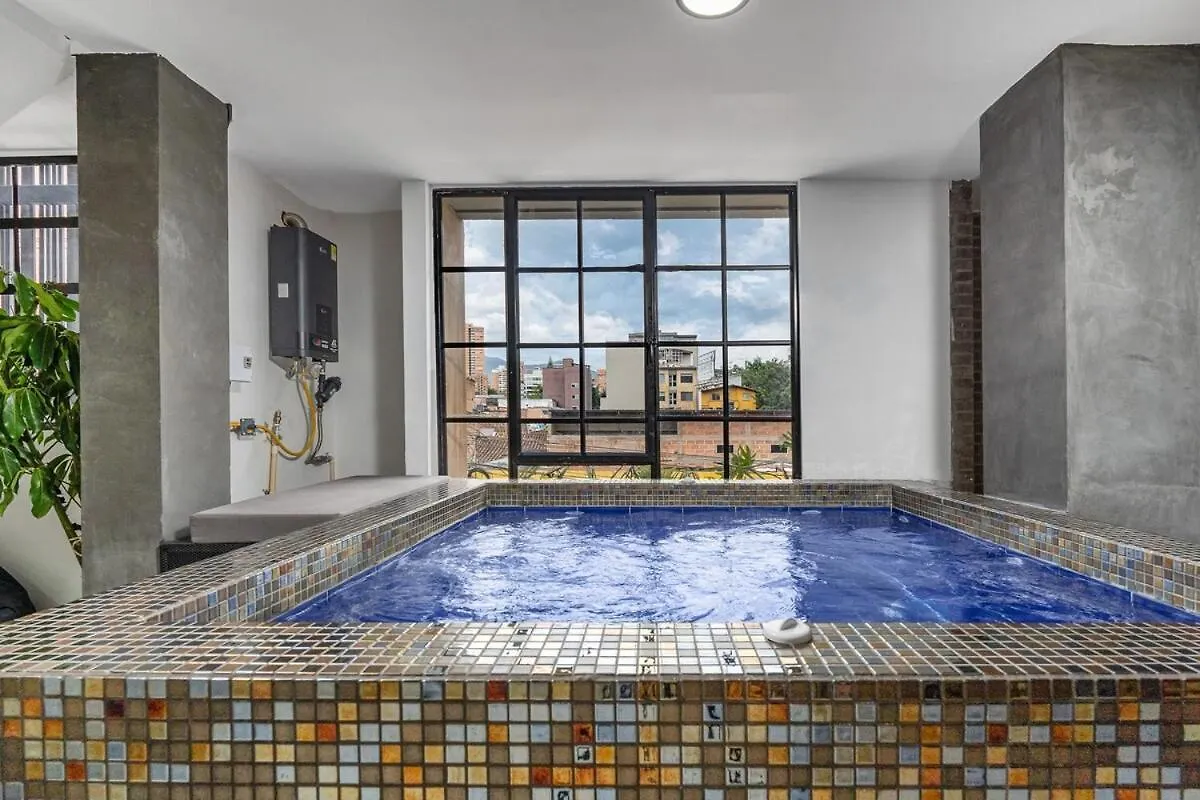 Nowa Arya Ph - Huge Hot Tub & Ac Steps From Lleras Park Apartment Medellin Colombia