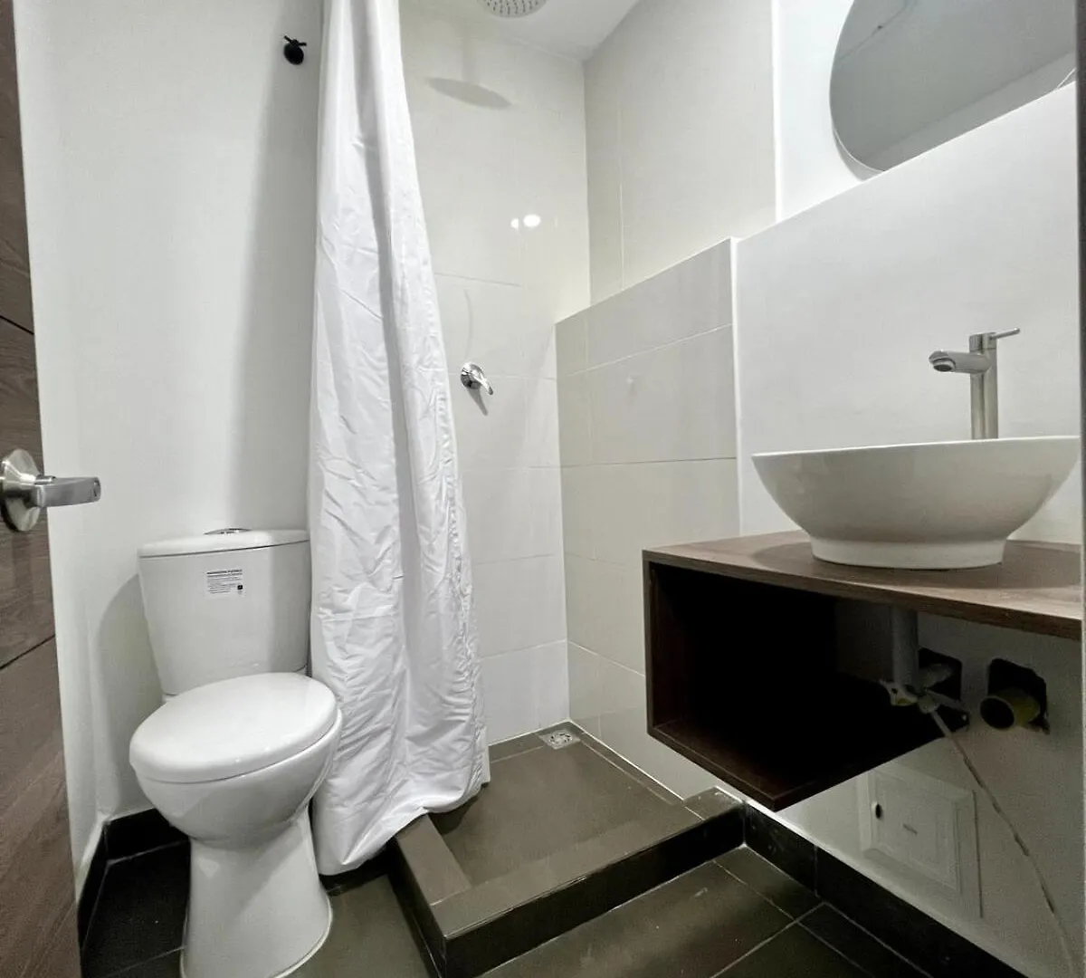 Nowa Arya Ph - Huge Hot Tub & Ac Steps From Lleras Park Apartment Medellin