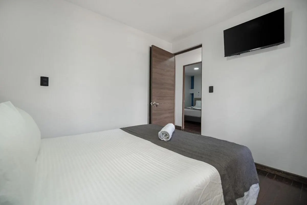 Nowa Arya Ph - Huge Hot Tub & Ac Steps From Lleras Park Apartment Medellin Colombia